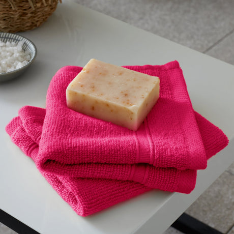 Catherine Lansfield Zero Twist 100% Cotton 450gsm Towels - Hot Pink