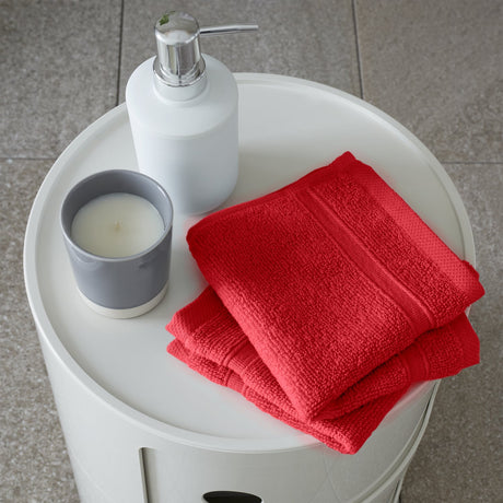 Catherine Lansfield Zero Twist 100% Cotton 450gsm Towels - Red - Zero Twist Red Face Cloth Pair