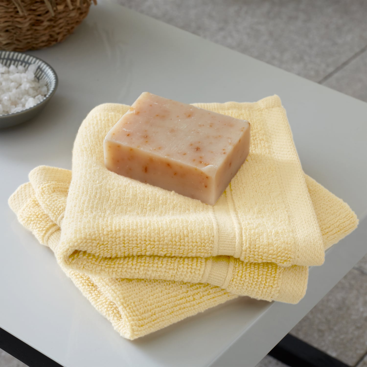Catherine Lansfield Zero Twist 100% Cotton 450gsm Towels - Yellow