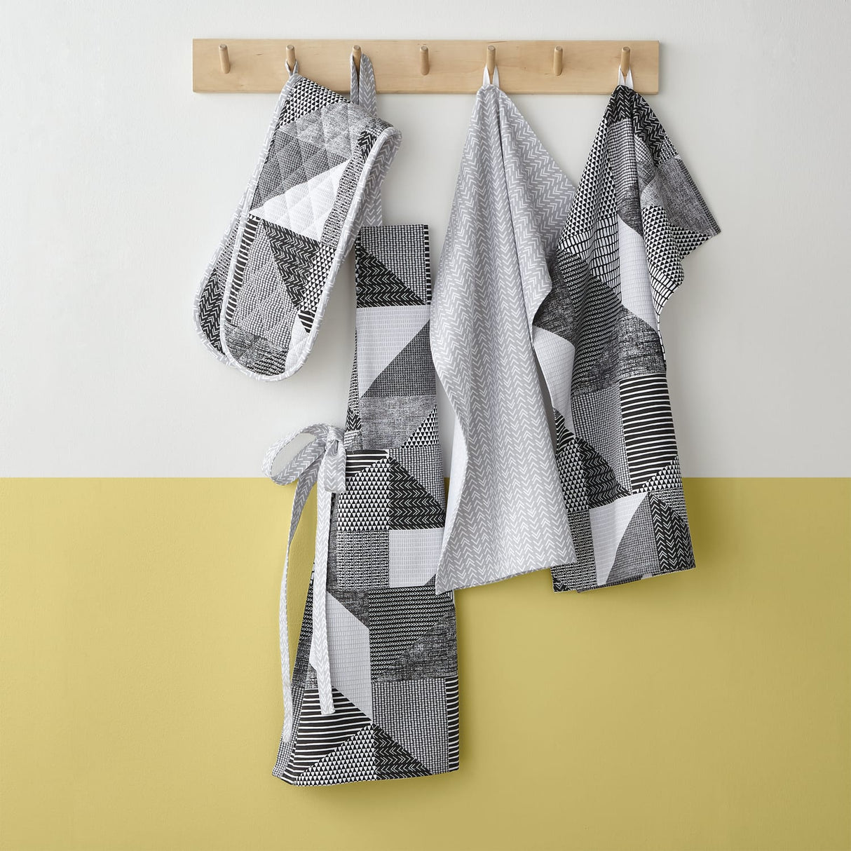Catherine Lansfield Larsson Geo Geometric Grey Cotton Apron - Larsson Geo Grey Apron