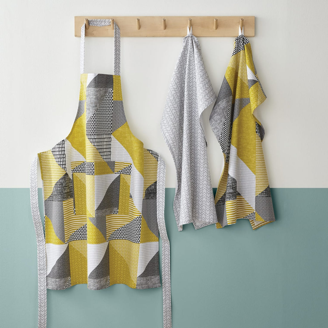 Catherine Lansfield Larsson Geo Geometric Ochre Apron 100% Cotton