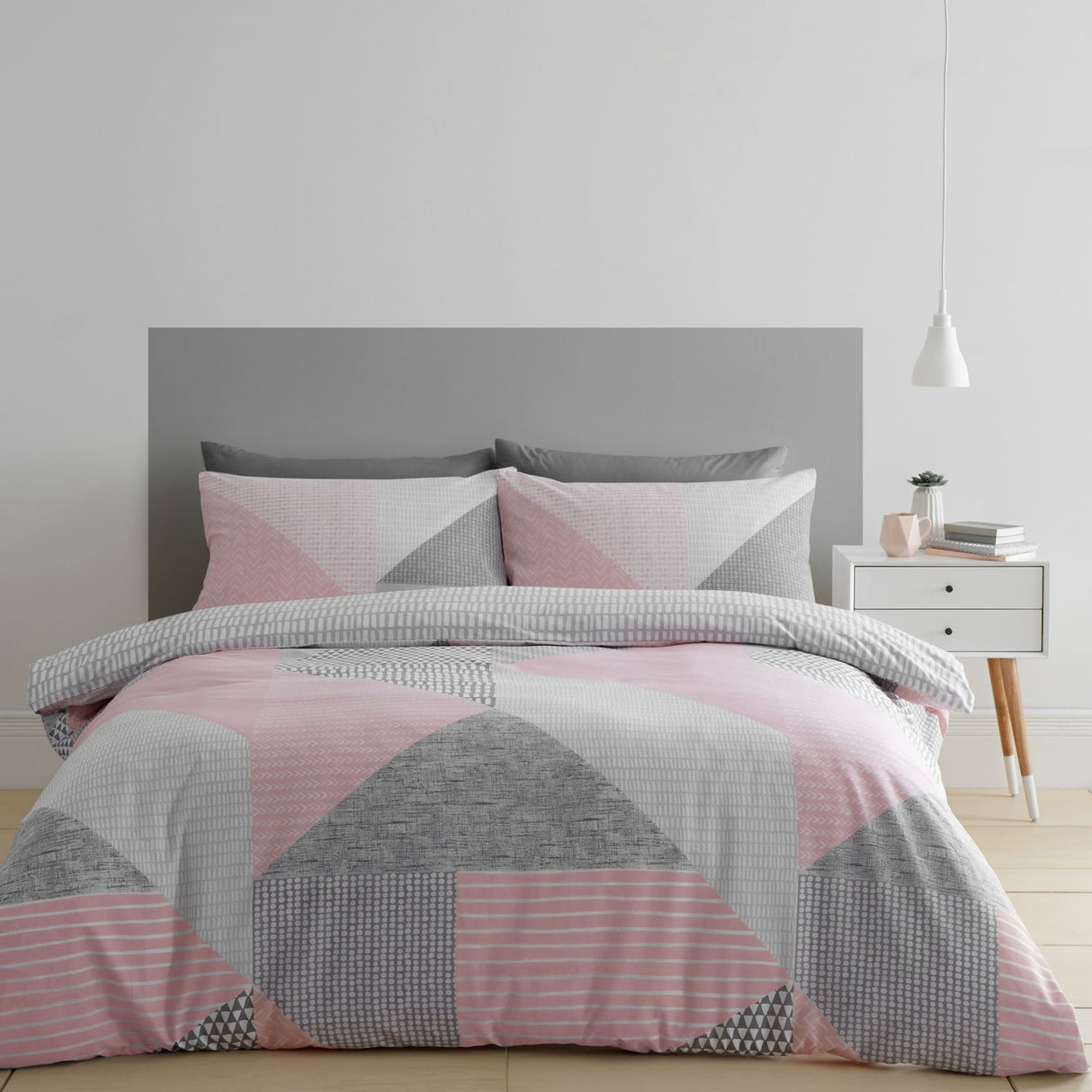 Catherine Lansfield Larsson Geo Geometric Shower Curtain - Larsson Geo Pink