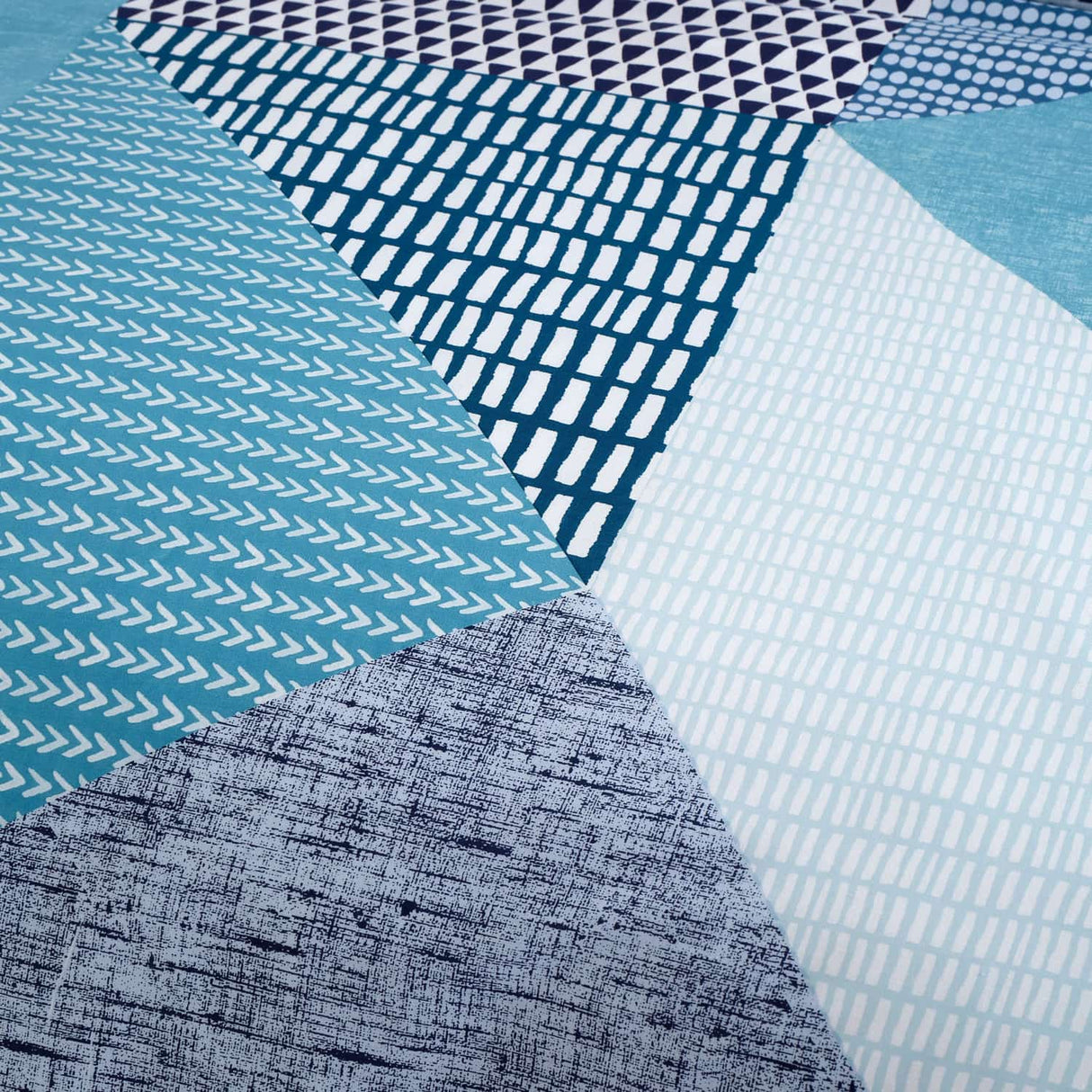 Catherine Lansfield Larsson Geo Geometric Shower Curtain - Larsson Geo Teal