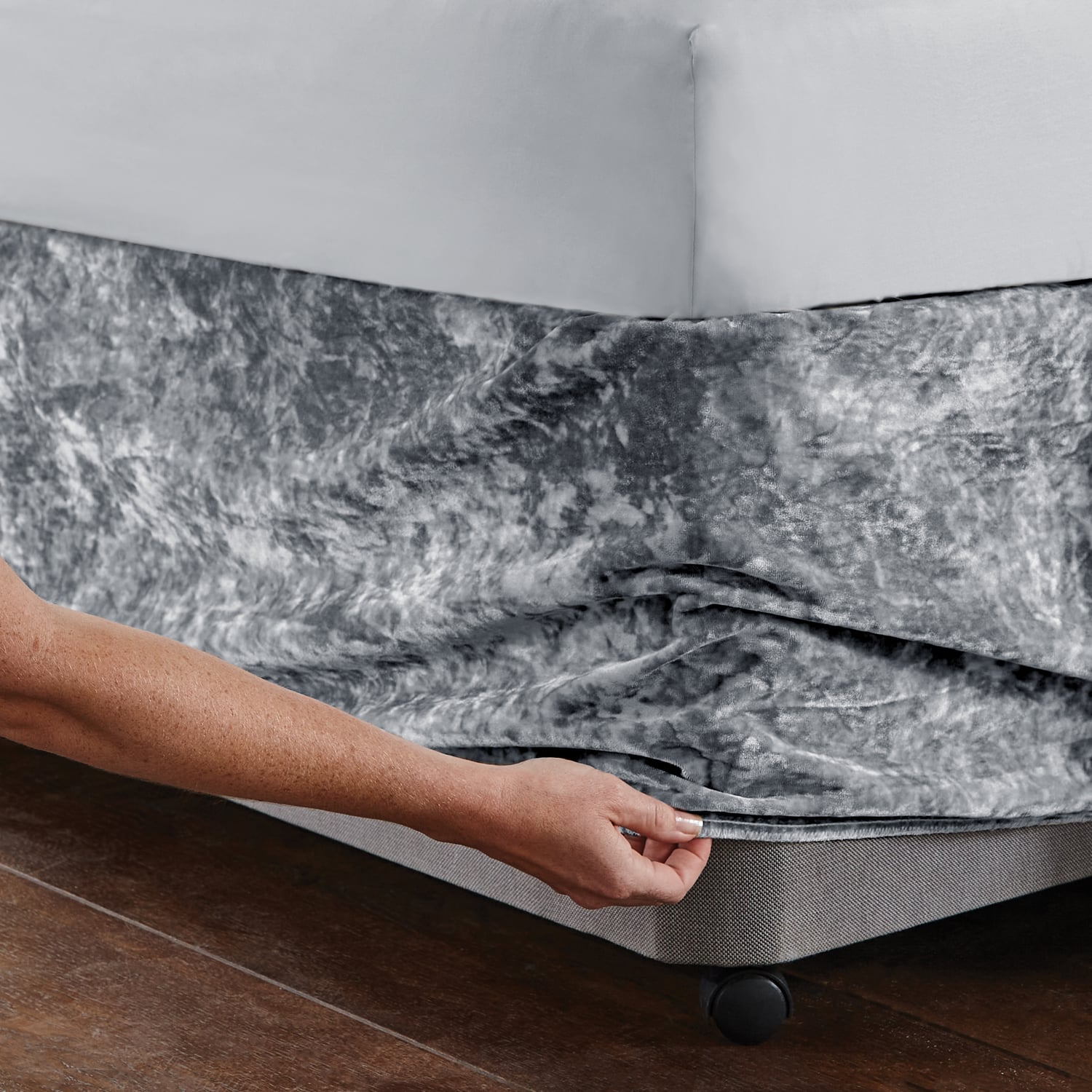 Catherine Lansfield Crushed Velvet Runner - Crushed Velvet Divan Wrap Band Silver