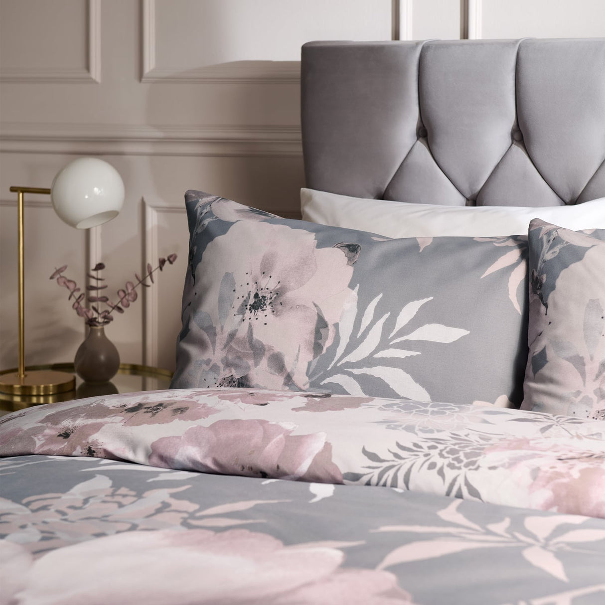 Catherine Lansfield Dramatic Floral Duvet Cover Set - Dramatic Floral Grey Duvet