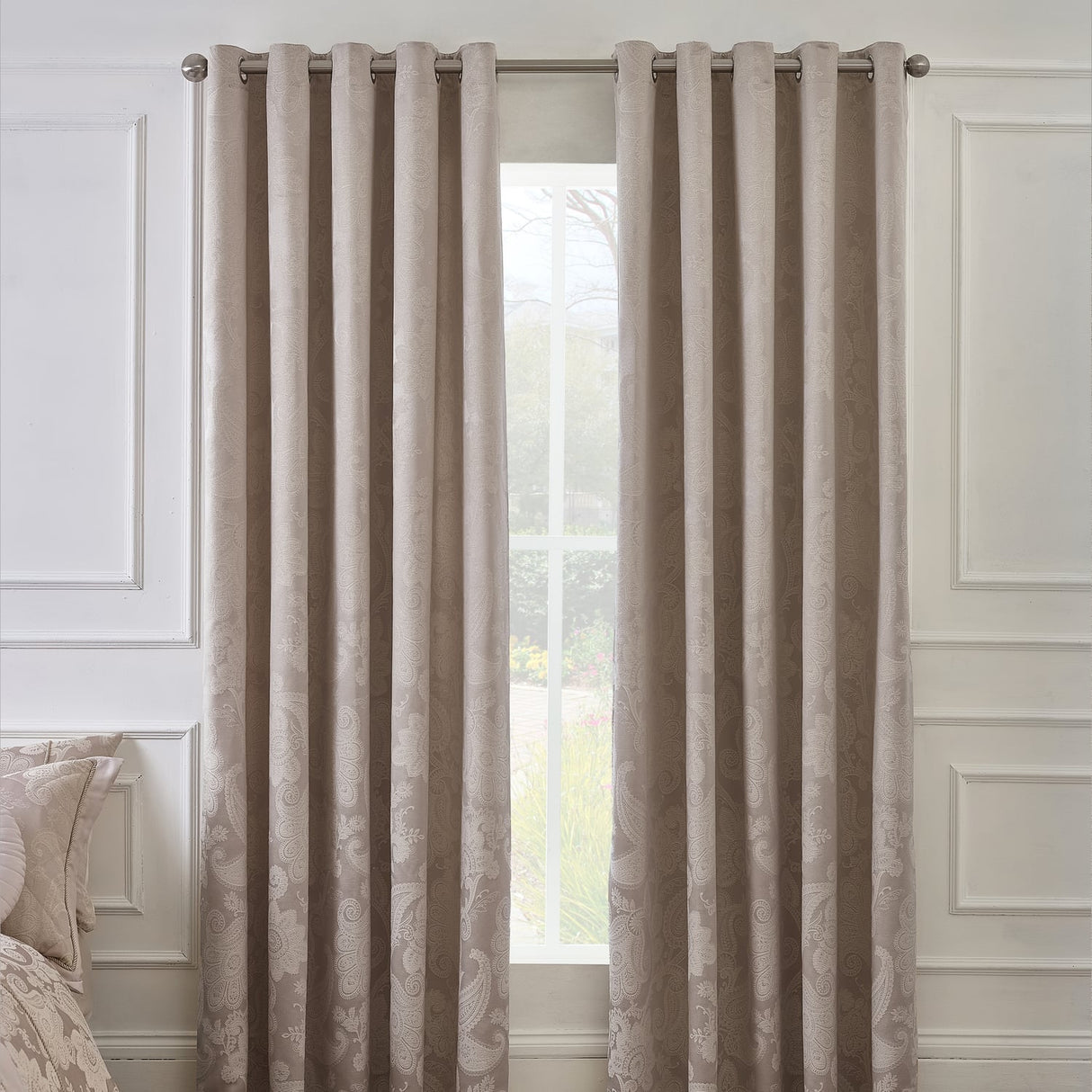 Catherine Lansfield Opulent Jacquard Eyelet Curtains Thermal - Champagne Gold - Opulent Jacquard Champagne Curtains