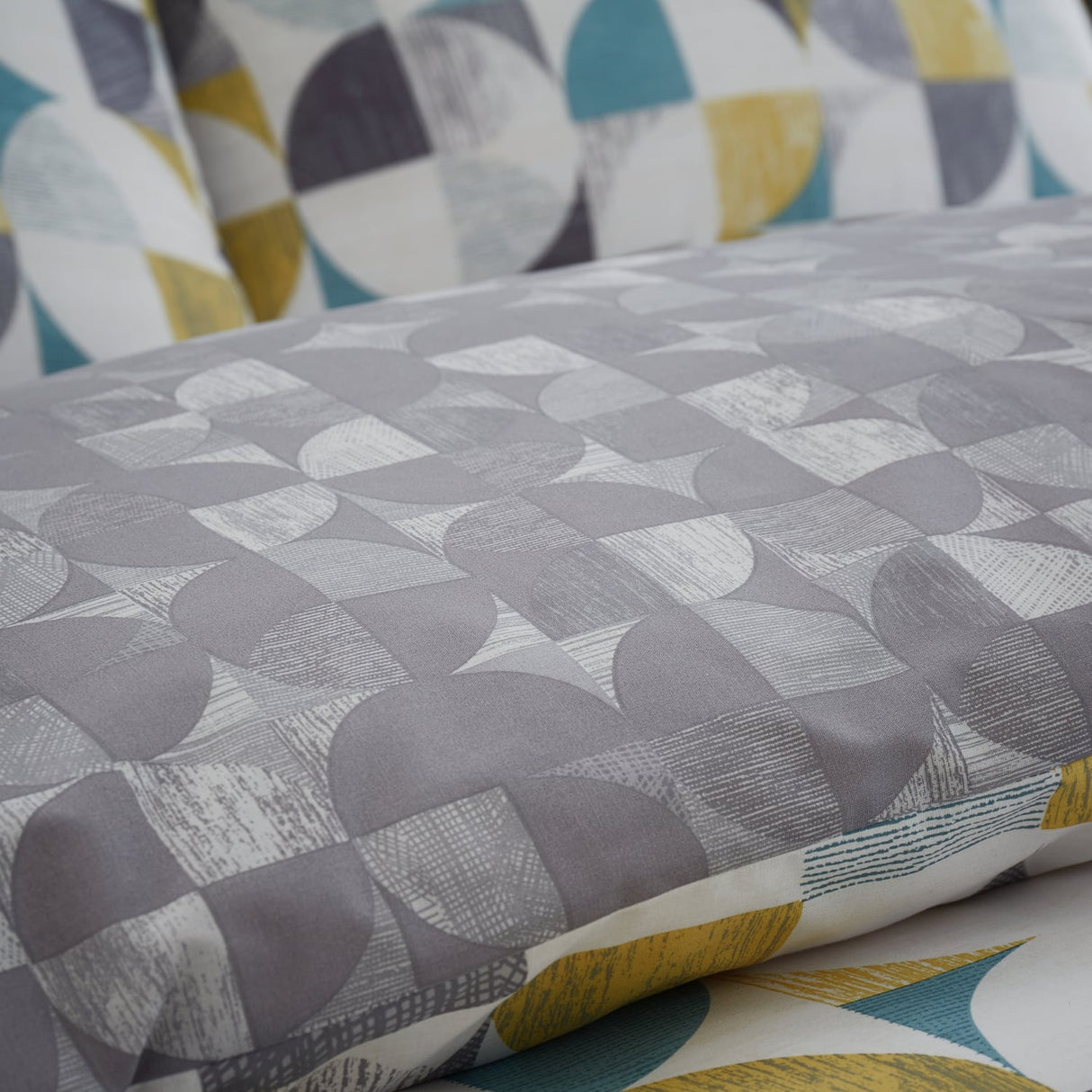 Catherine Lansfield Retro Circles Duvet Cover Set - Retro Circles Duvet Set