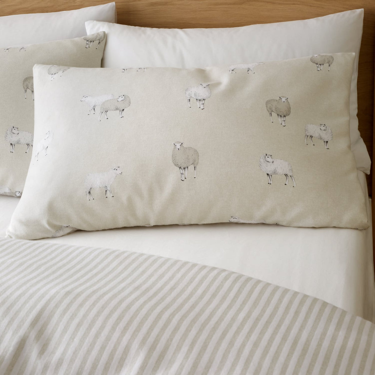 Catherine Lansfield Sheep Brushed Cotton Flannelette Duvet Cover Set - Brushed Sheep Duvet Set