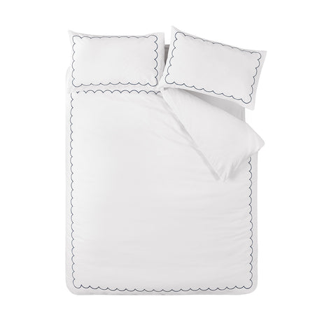 Scallop Border Duvet Cover Set by Catherine Lansfield