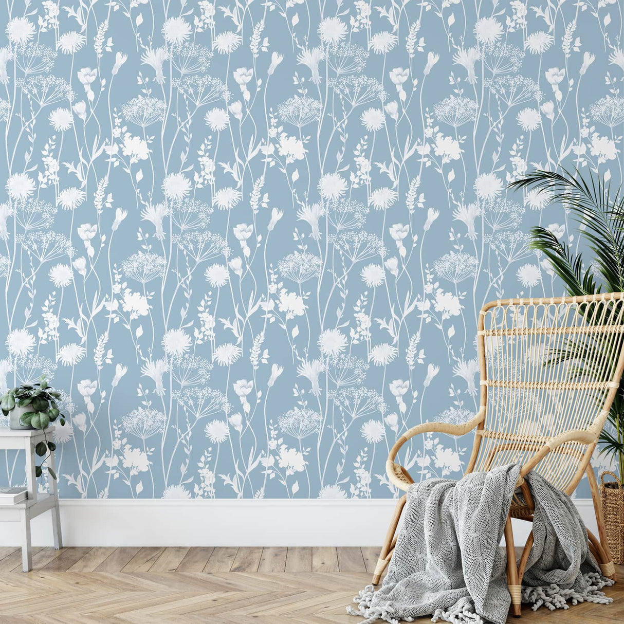 Catherine Lansfield Meadowsweet Floral Wallpaper Blue - Meadowsweet Floral Blue Wallpaper