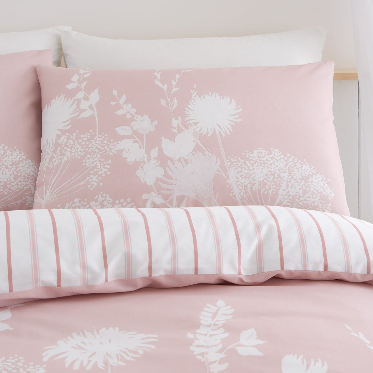 Catherine Lansfield Meadowsweet Floral Blush Duvet Cover Bedding Set - Meadowsweet Floral Blush Duvet Set