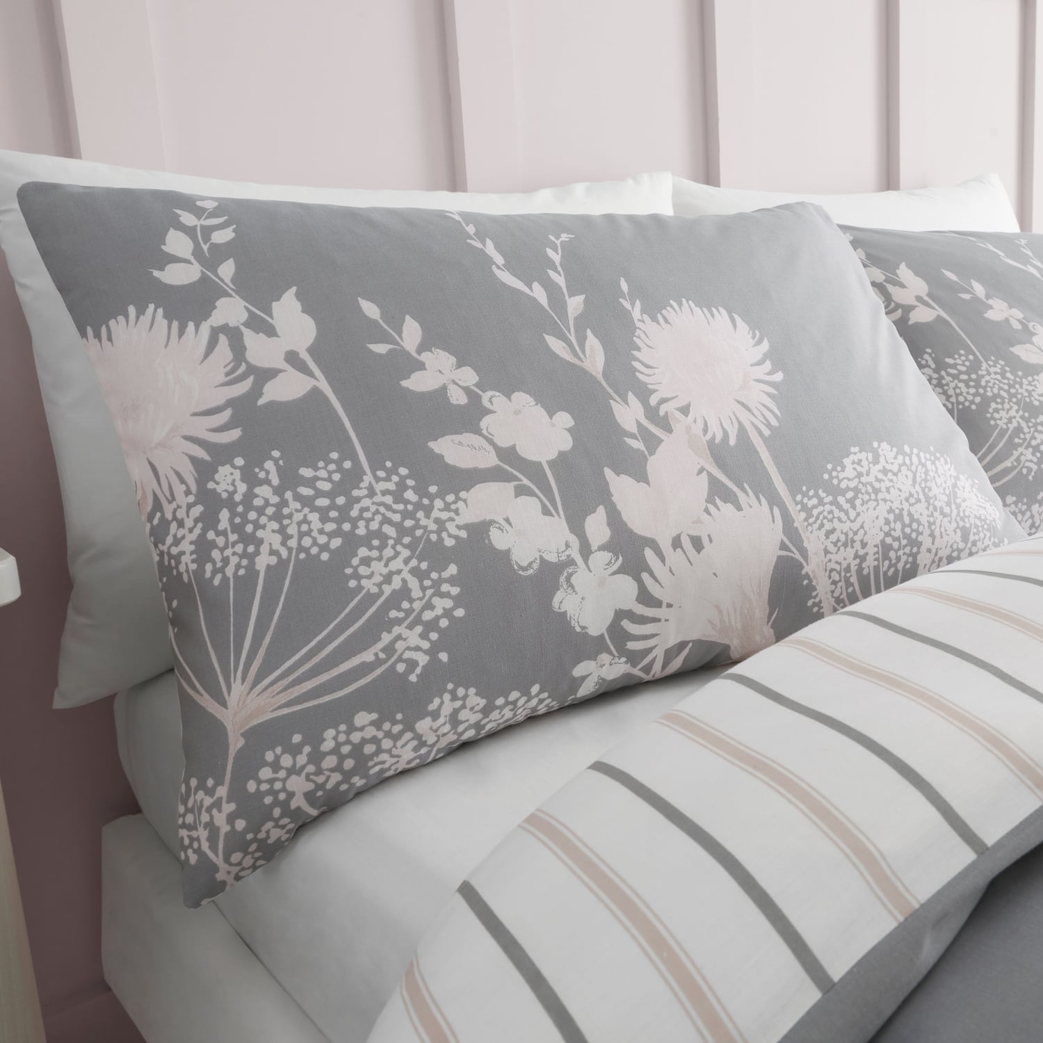 Catherine Lansfield Meadowsweet Floral White Duvet Cover Bedding Set - Meadowsweet White Grey Pink Duvet Set