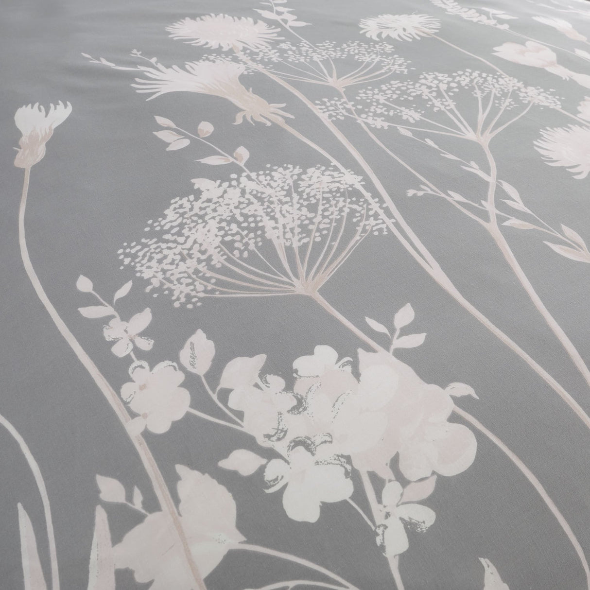 Catherine Lansfield Meadowsweet Floral White Duvet Cover Bedding Set - Meadowsweet White Grey Pink Duvet Set