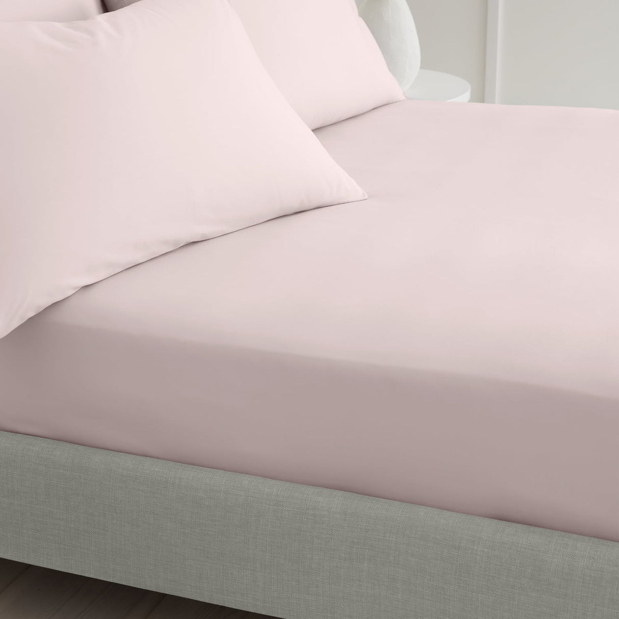 Bianca Fine Linens 200 Thread Count Percale 32cm Deep Blush 100% Cotton Fitted Sheet - 200 Thread Count Percale Fitted Sheet Blush