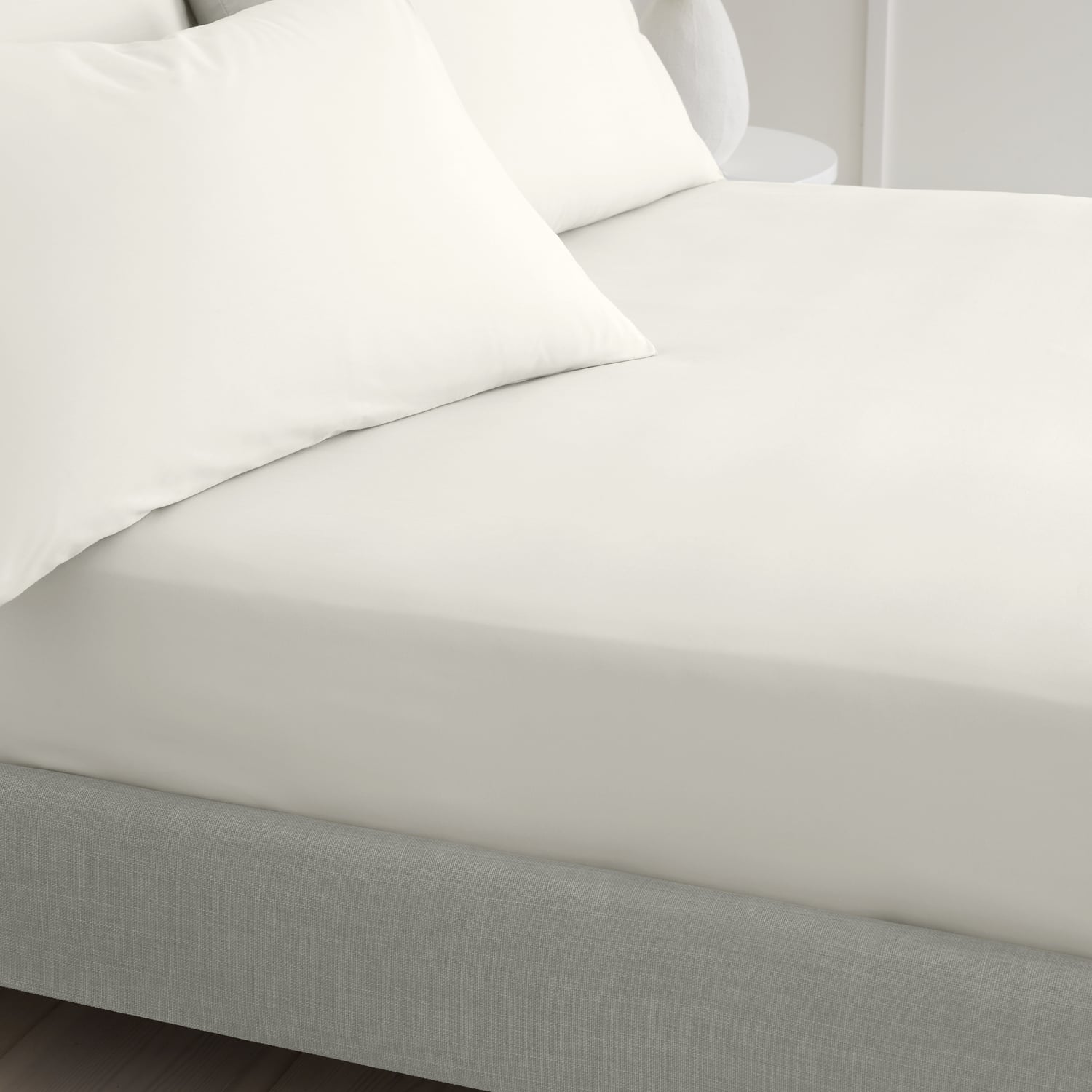 Bianca Fine Linens 200 Thread Count Percale 32cm Deep Cream 100% Cotton Fitted Sheet - 200 Thread Count Percale Fitted Sheet Cream
