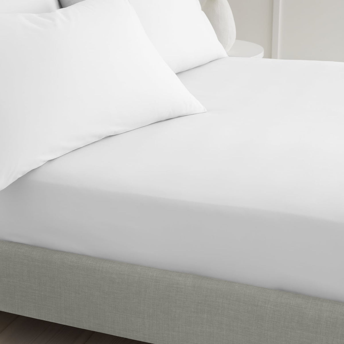Bianca Fine Linens 200 Thread Count Percale 32cm Deep White 100% Cotton Fitted Sheet - 200 Thread Count Percale Fitted Sheet White