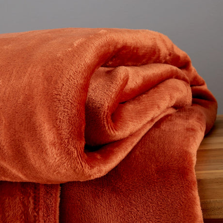 Catherine Lansfield Raschel Velvet Touch Throw – Burnt Orange – 130cm x 170cm / 200cm x 240cm - Extra Large Raschel Velvet Touch Burnt Orange