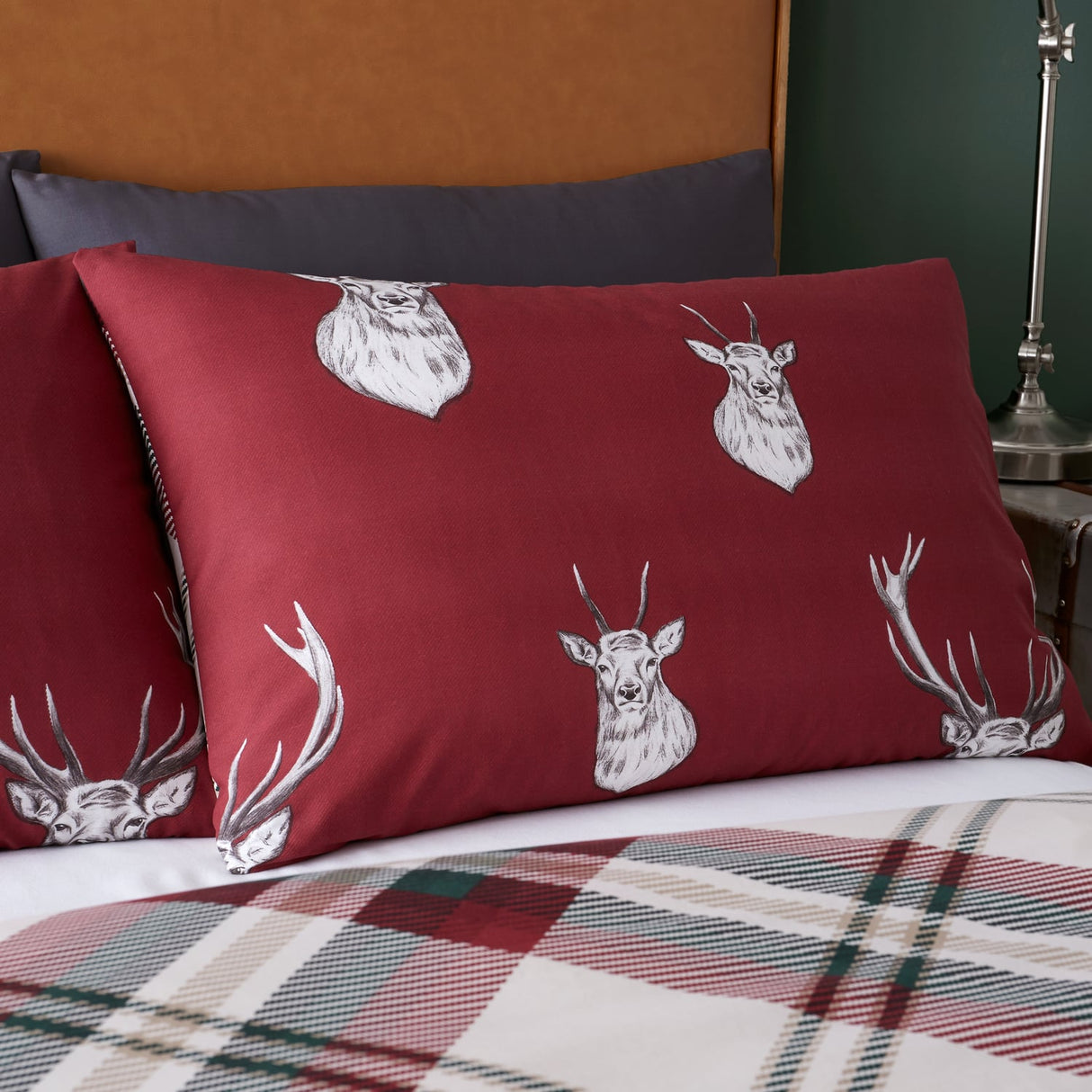Catherine Lansfield Munro Stag Check Eyelet Curtains Polycotton - Munro Stag Check