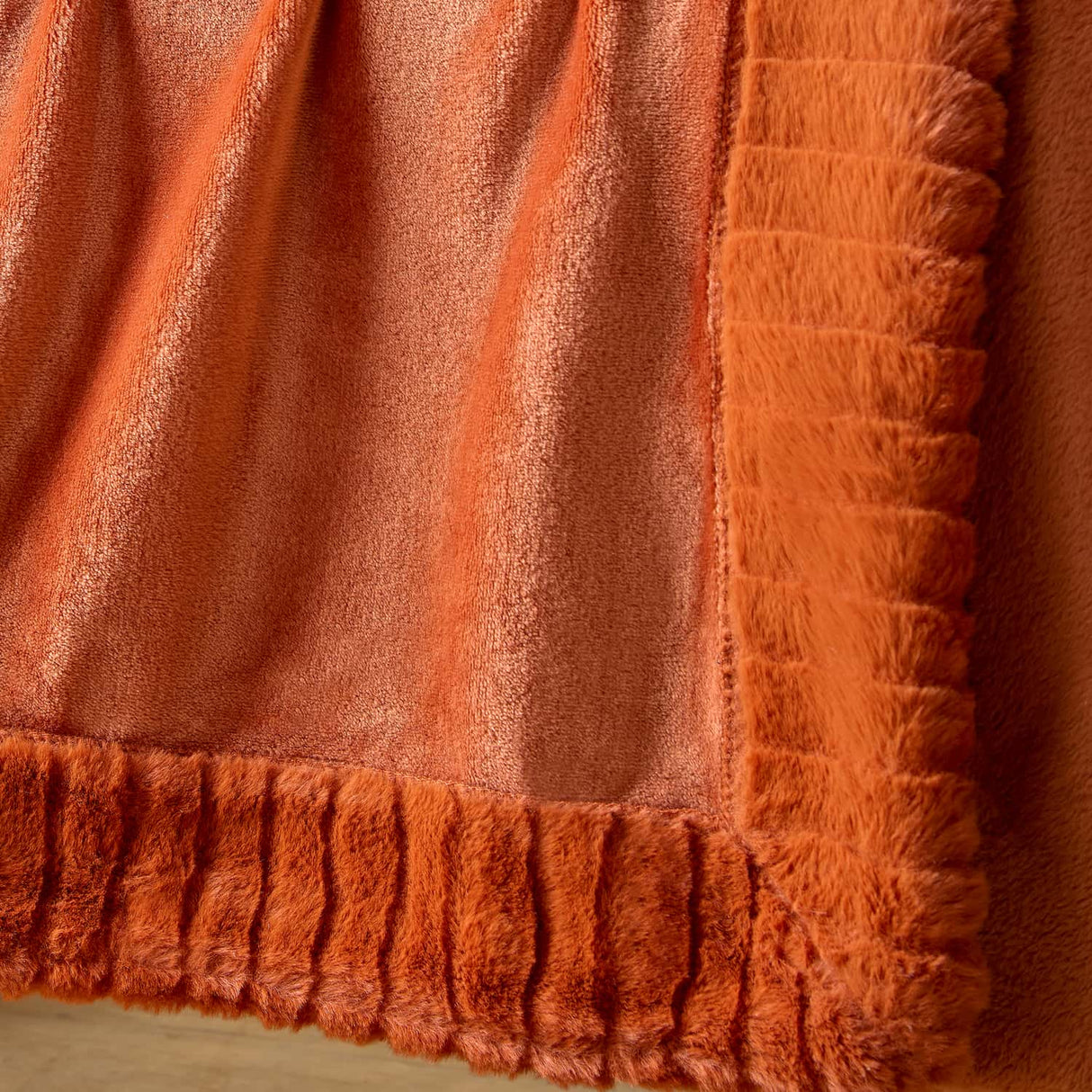 Catherine Lansfield Velvet and Faux Fur Throw – Burnt Orange – 150cm x 200cm - Velvet And Faux Fur Burnt Orange Throw