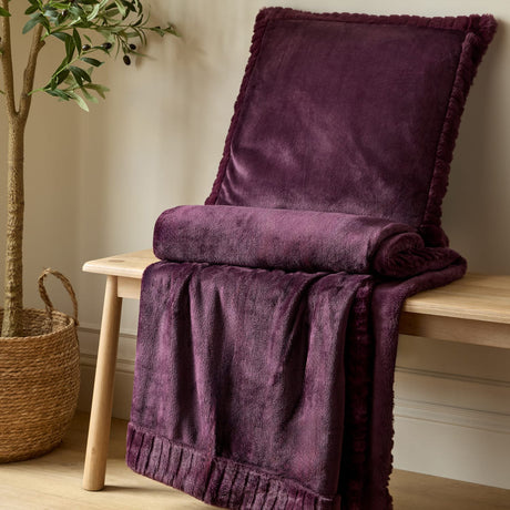 Catherine Lansfield Velvet and Faux Fur Throw – Plum – 150cm x 200cm - Velvet And Faux Fur Plum Group