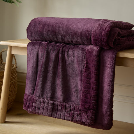 Catherine Lansfield Velvet and Faux Fur Throw – Plum – 150cm x 200cm