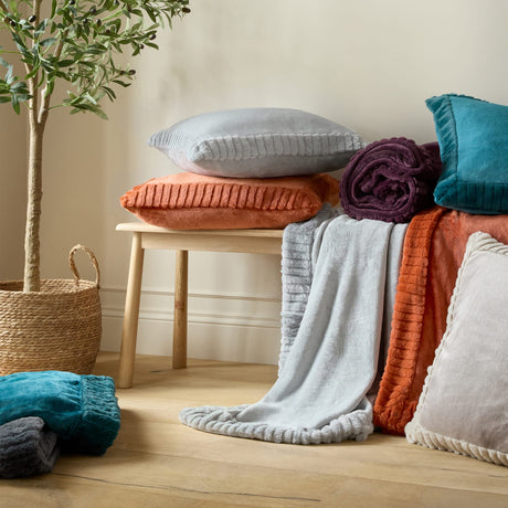 Catherine Lansfield Velvet and Faux Fur Throw – Teal – 150cm x 200cm - Velvet And Faux Fur Teal Throw