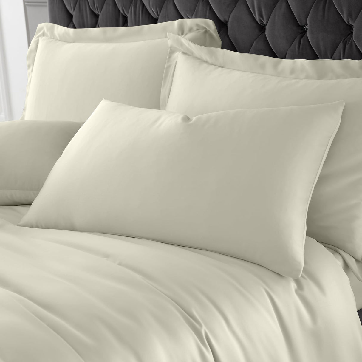 Catherine Lansfield Silky Soft Satin Duvet Cover Set - Champagne - Silky Soft Satin Duvet Set Champagne
