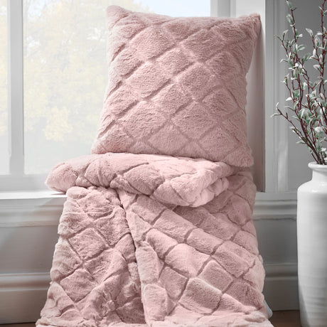 Catherine Lansfield Cosy Diamond Throw – Blush – 130cm x 170cm - Cosy Diamond Blush Group