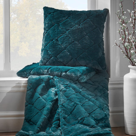 Catherine Lansfield Cosy Diamond Throw – Bottle Green – 130cm x 170cm - Cosy Diamond Bottle Green Group