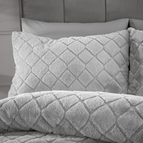 Catherine Lansfield Cosy Diamond Geometric Duvet Cover Set - Silver - Cosy Diamond Duvet Set Silver