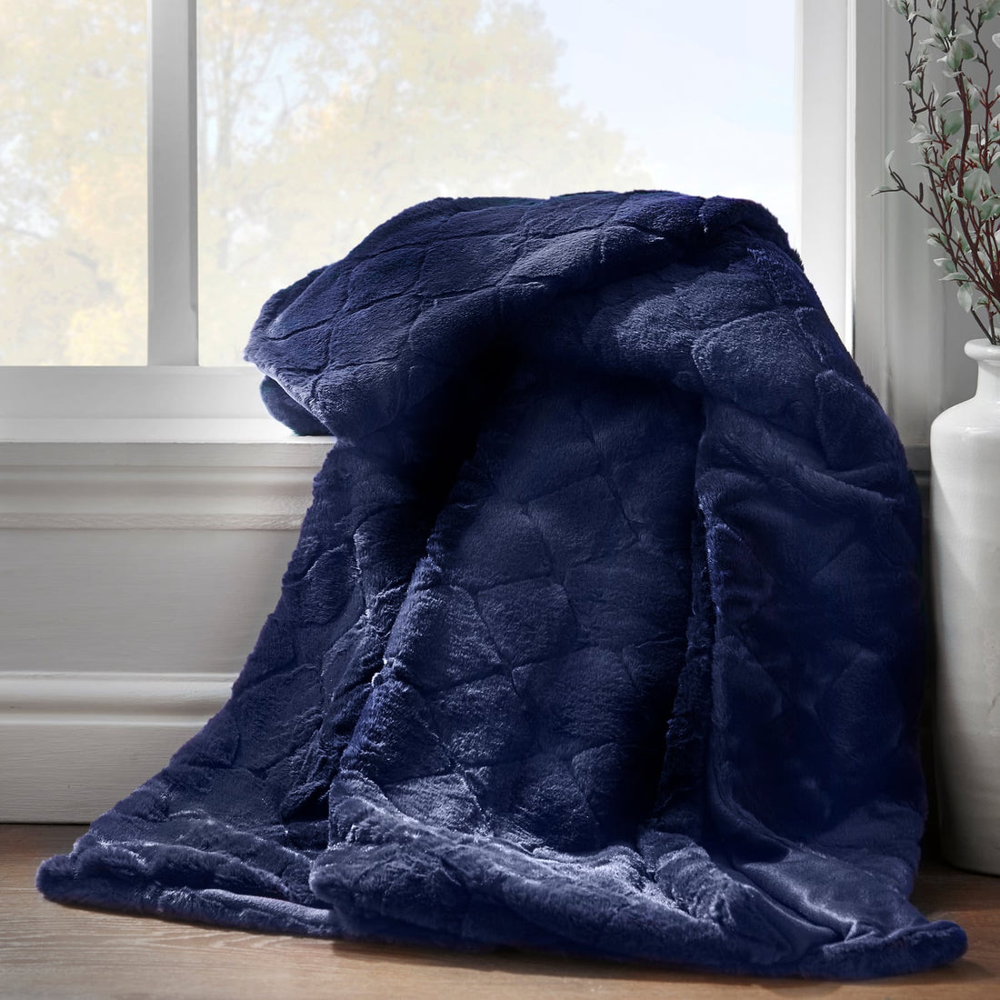 Catherine Lansfield Cosy Diamond Navy Throw Blanket 130cm x 170cm