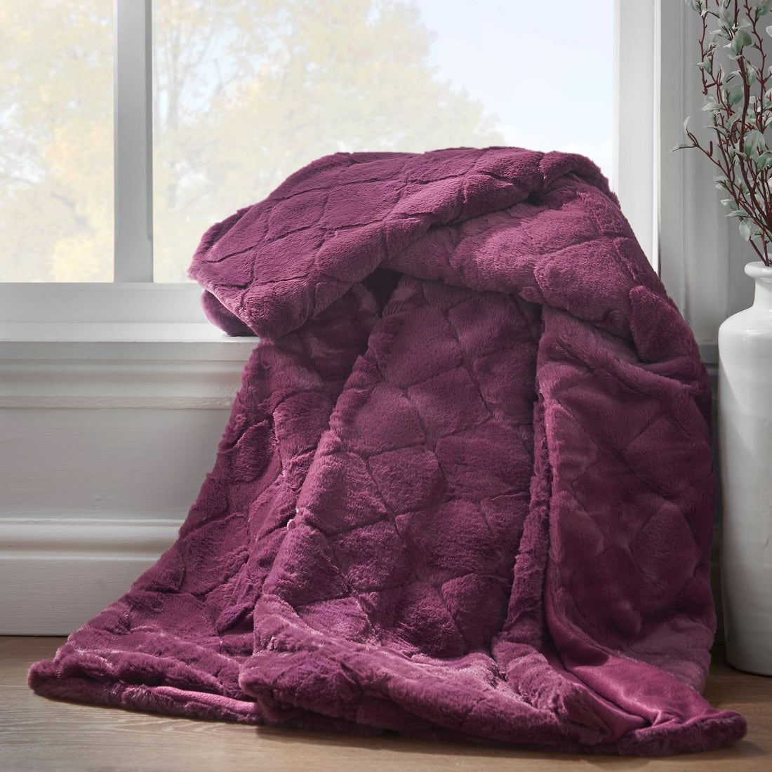Catherine Lansfield Cosy Diamond Plum Throw Blanket 130cm x 170cm