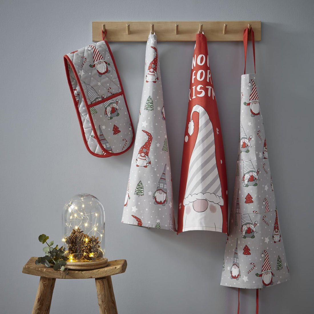 Catherine Lansfield Christmas Gnomes Festive 100% Cotton Tea Towel 4 Pack
