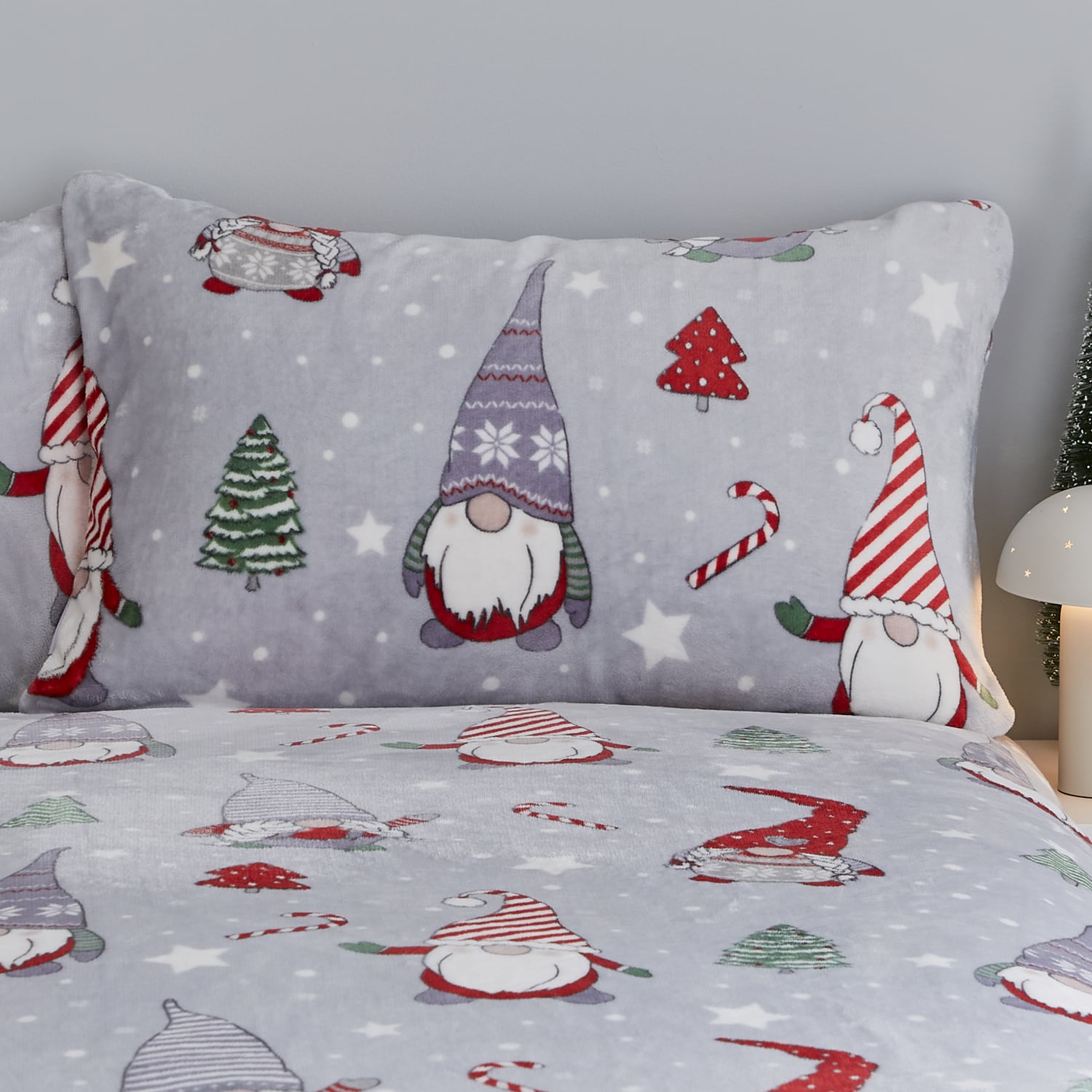 Catherine Lansfield Festive Gnomes Christmas Duvet Cover Set - Christmas Gnomes Duvet Set Grey