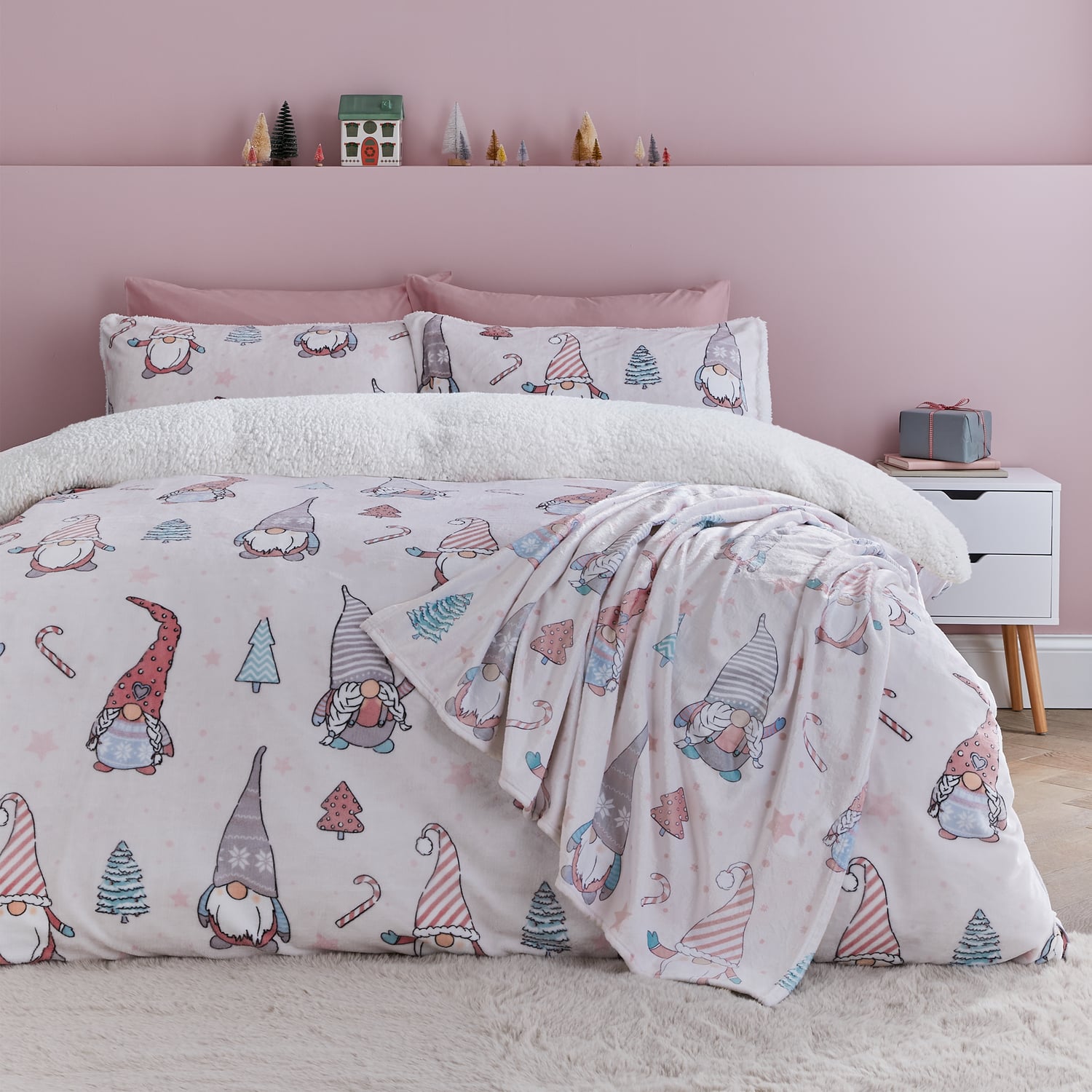 Catherine Lansfield Festive Gnomes Christmas Duvet Cover Set