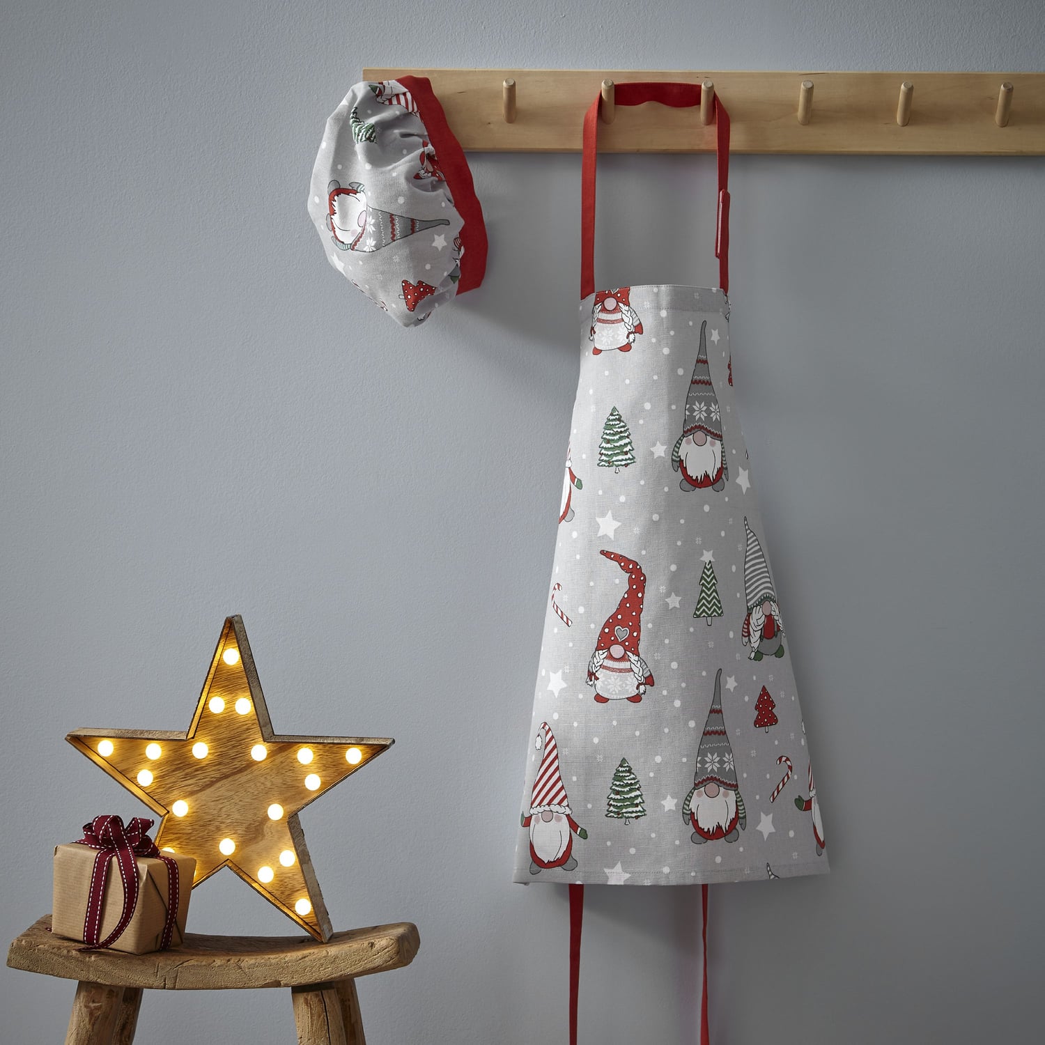 Catherine Lansfield Christmas Gnomes Festive Kids Apron and Hat Set - Christmas Gnomes Kids Apron& Hat
