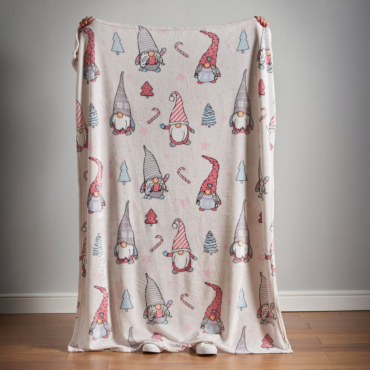 Catherine Lansfield Christmas Festive Gnomes Fleece Throw – Pink – 130cm x 170cm - Christmas Gnomes Pink Throw