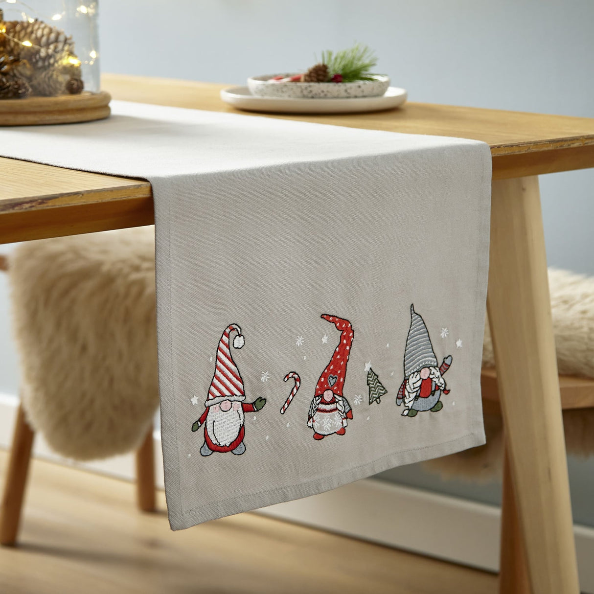 Catherine Lansfield Festive Gnomes Christmas Duvet Cover Set - Christmas Gnomes Runner