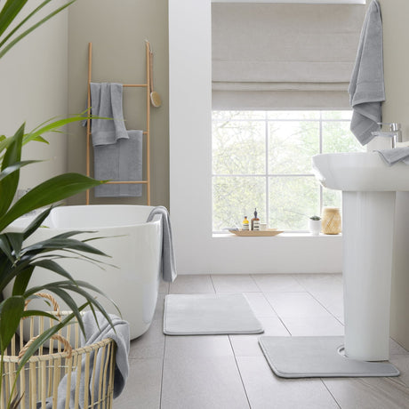 Catherine Lansfield Anti-Bacterial 500gsm Towel - Silver - Antibac Silver Group Shot