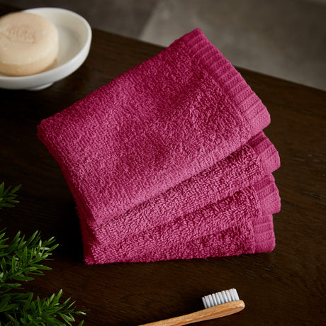 Catherine Lansfield Quick Dry 400gsm Cotton Towel - Hot Pink - Quick Dry Face Cloth 4 Pk Hot Pink