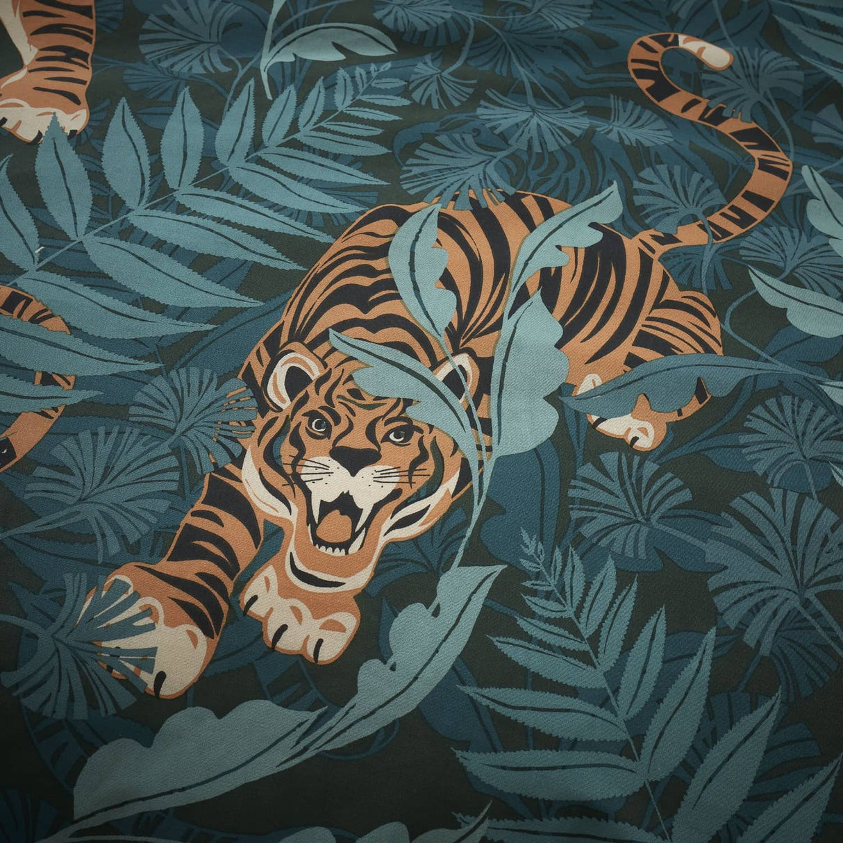 Catherine Lansfield Tropic Tiger Leaf Duvet Cover Set - Tropic Tiger Leaf Duvet Set