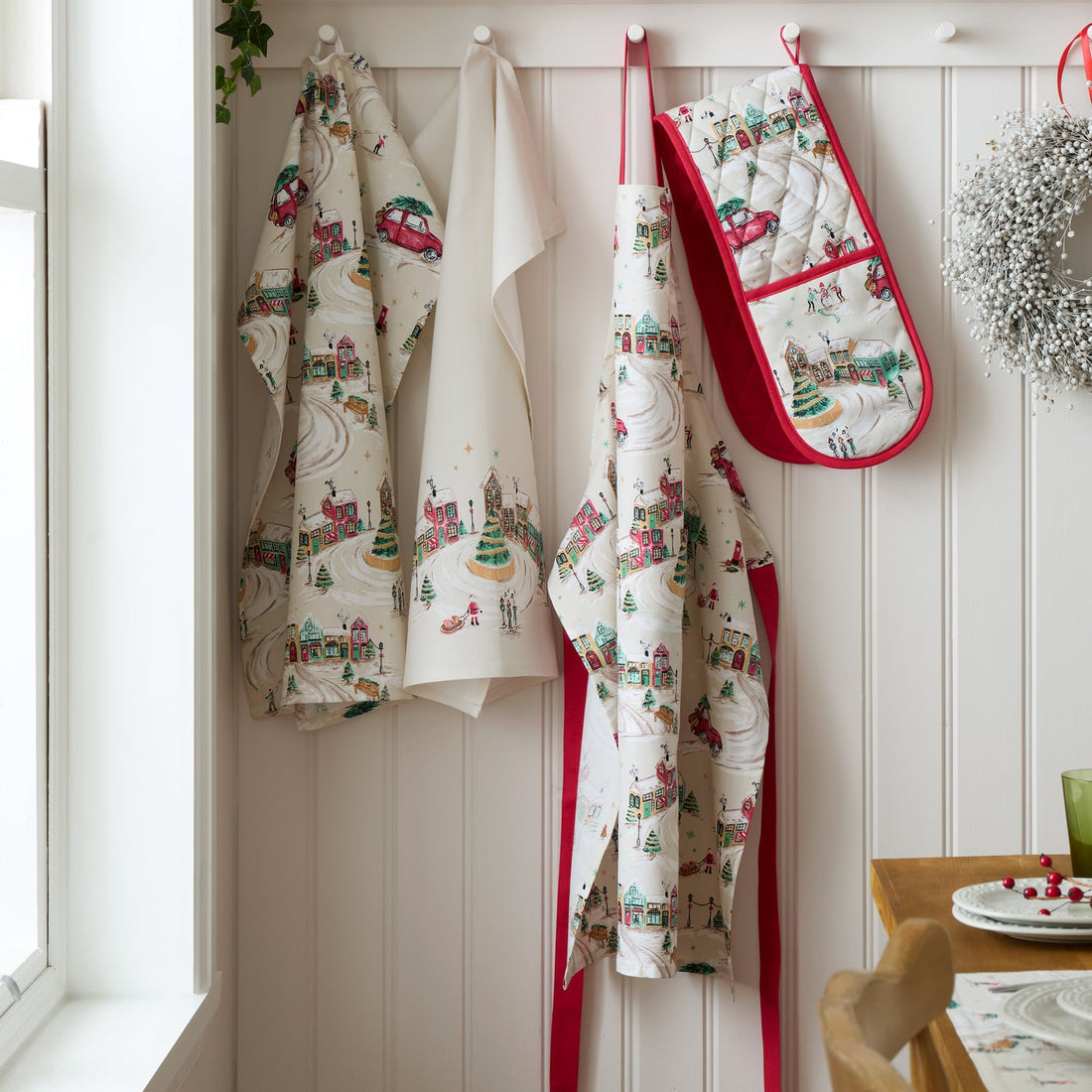 Catherine Lansfield Christmas Town 100% Cotton Tea Towel 4 Pack