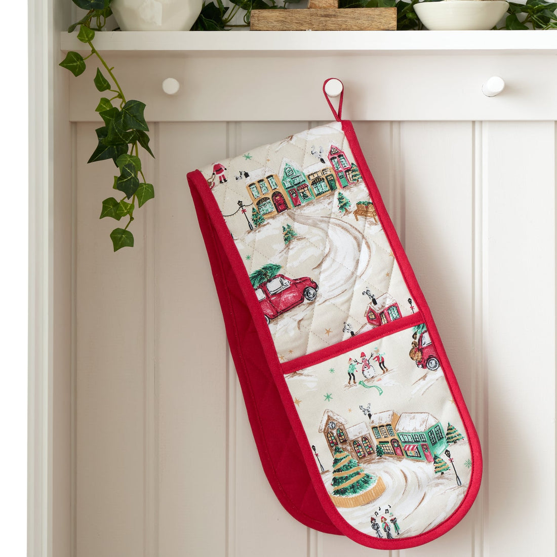 Catherine Lansfield Christmas Town 100% Cotton Oven Glove