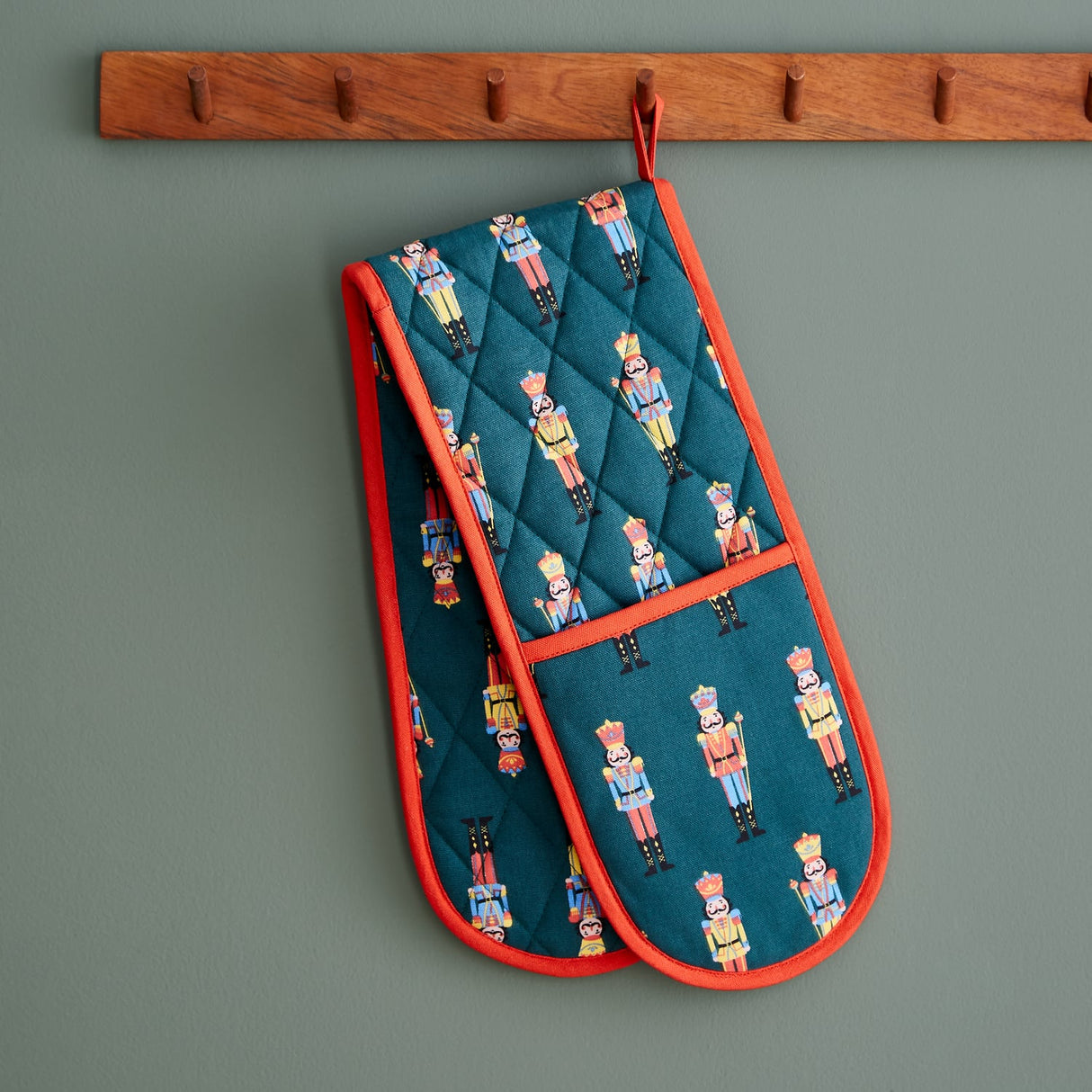 Catherine Lansfield Nutcracker Christmas Oven Glove