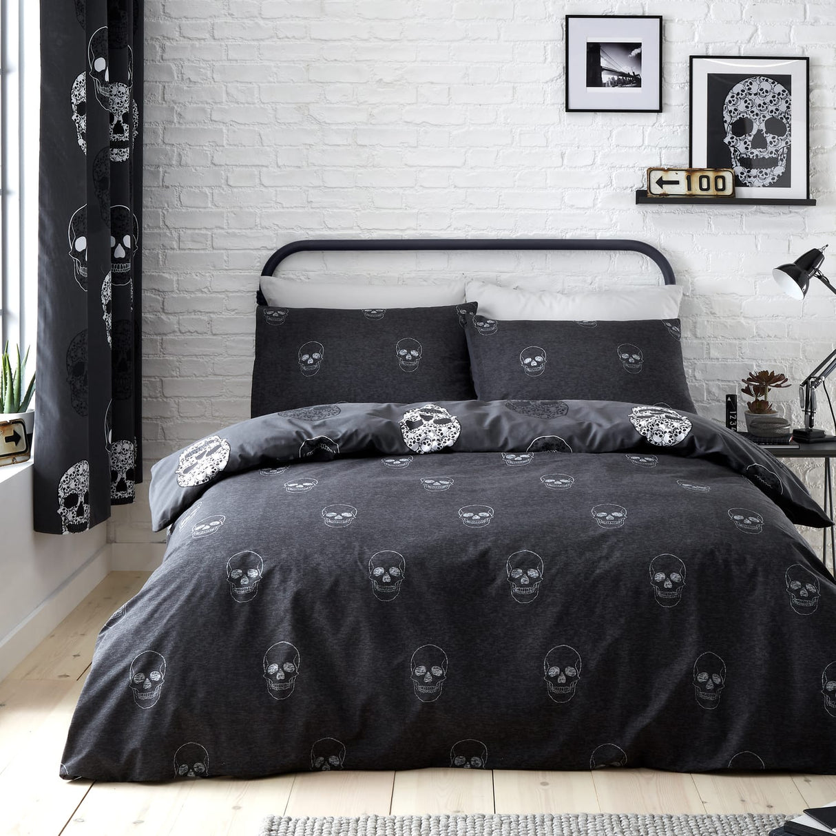 Catherine Lansfield Skulls Duvet Cover Set - Skulls Duvet Set (Double)