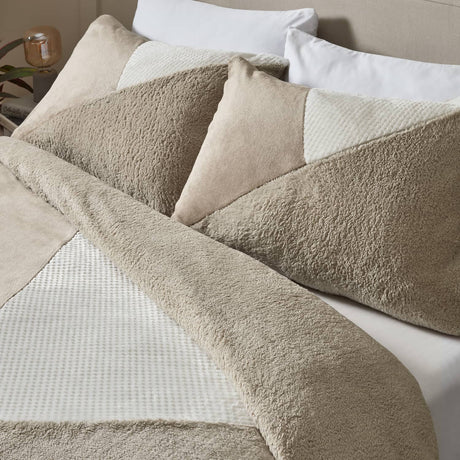 Catherine Lansfield Larsson Geo Cosy Collection Duvet Cover Set - Cosy Larsson Geo Fleece Duvet Set