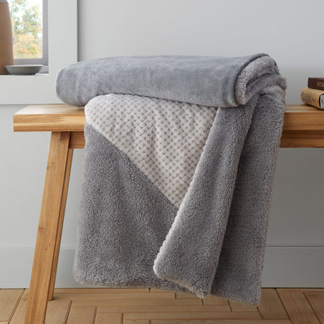 Catherine Lansfield Larsson Geo Cosy Throw 130cm x 170cm