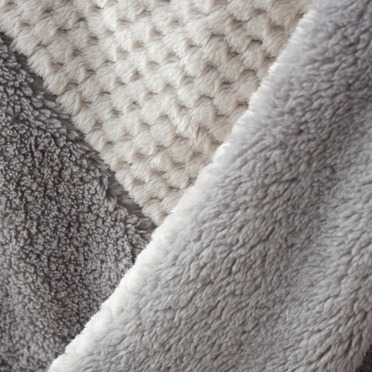 Catherine Lansfield Larsson Geo Cosy Throw 130cm x 170cm - Cosy Larsson Geo Fleece Throw Grey