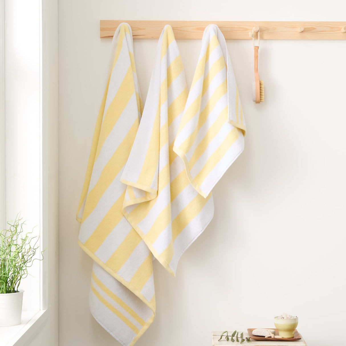 Bianca Reversible Stripe 600gsm Cotton Jacquard Towels - Yellow - Reversible Jacquard Yellow Towels