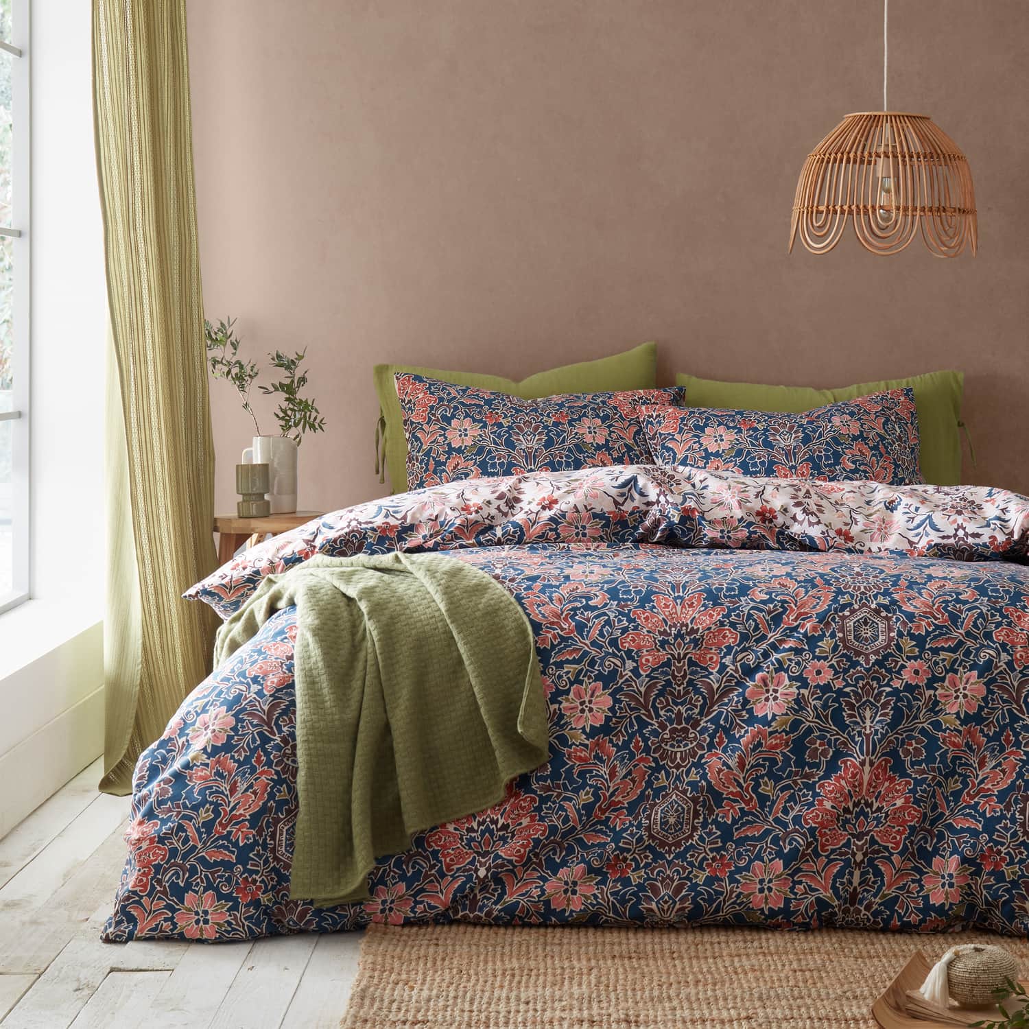 Pineapple Elephant Keera Floral Duvet Cover Set